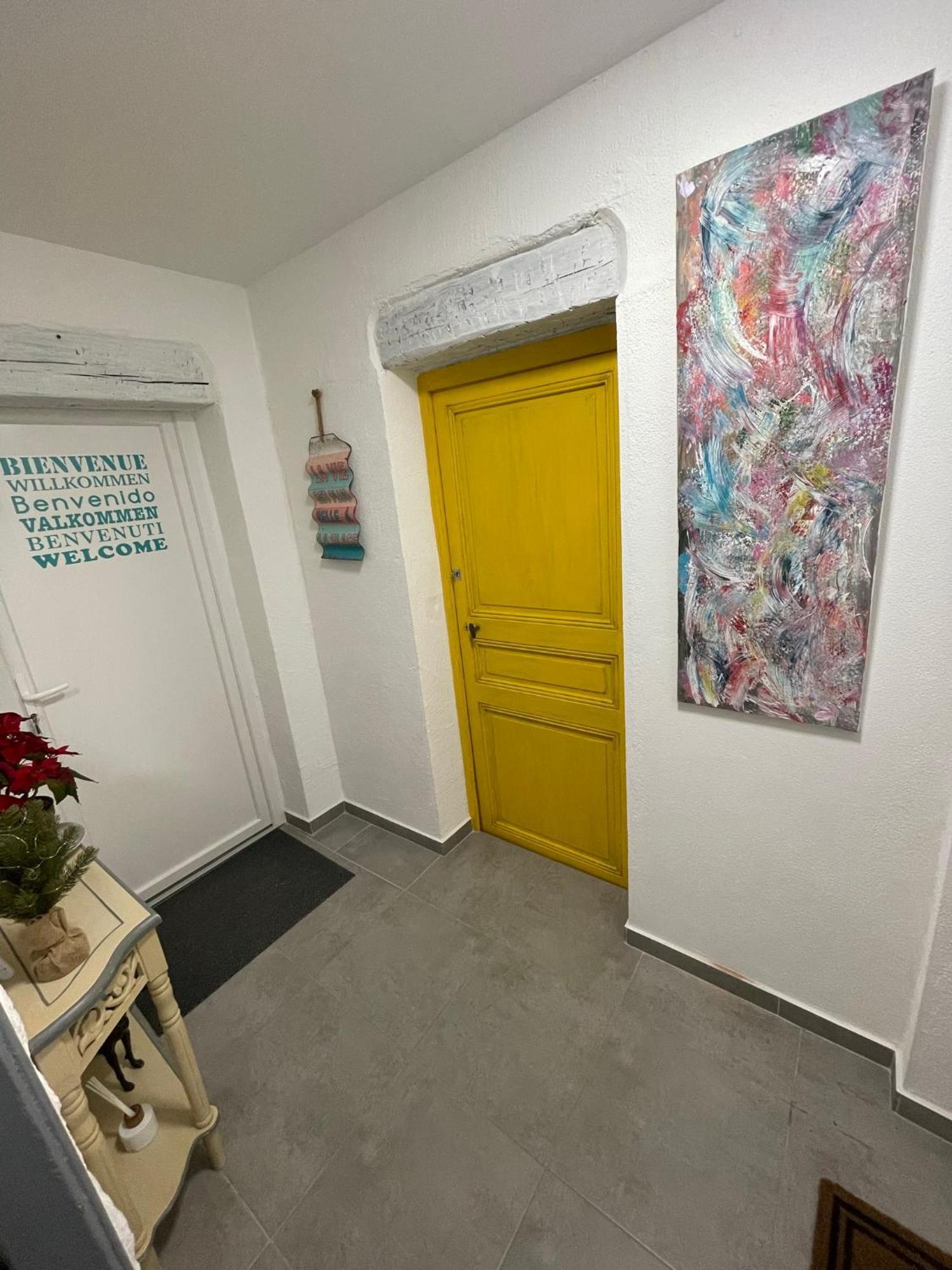 Апартаменты La Galerie Du Peintre Сен-Лоран-де-ла-Саланк Экстерьер фото